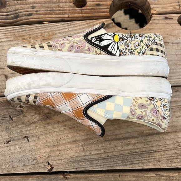 VANS Meadow Patchwork Slip On Skate Shoes Sneakers Multi Daisy plaid US 7 EUR 37 - Picture 5 of 7